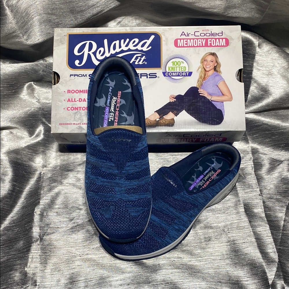 Skechers Blue “Knitastic” Women’s Sneakers Memory Foam Comfort Size 9 New w/box